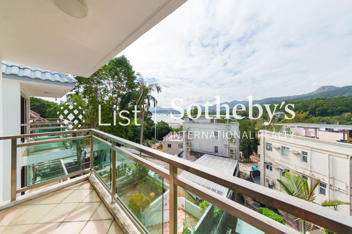 Welldo Villa 威都別墅 | Balcony off Master Bedroom