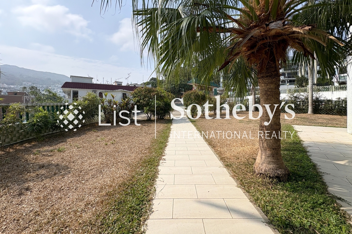 Sheung Sze Wan 相思湾 | Private Garden off Living and Dining Room