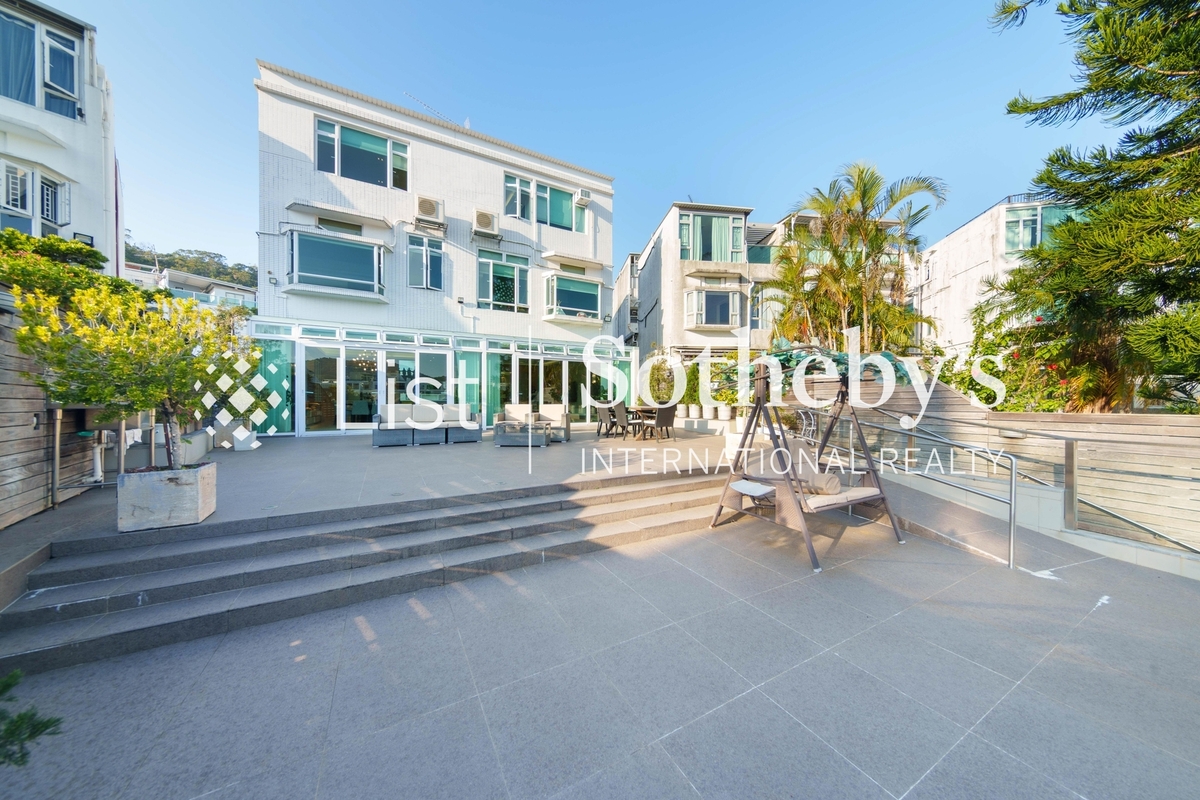 Marina Cove 匡湖居 | Private Garden off Living and Dining Room