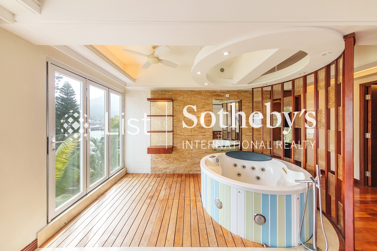 Marina Cove 匡湖居 | Master Bathroom