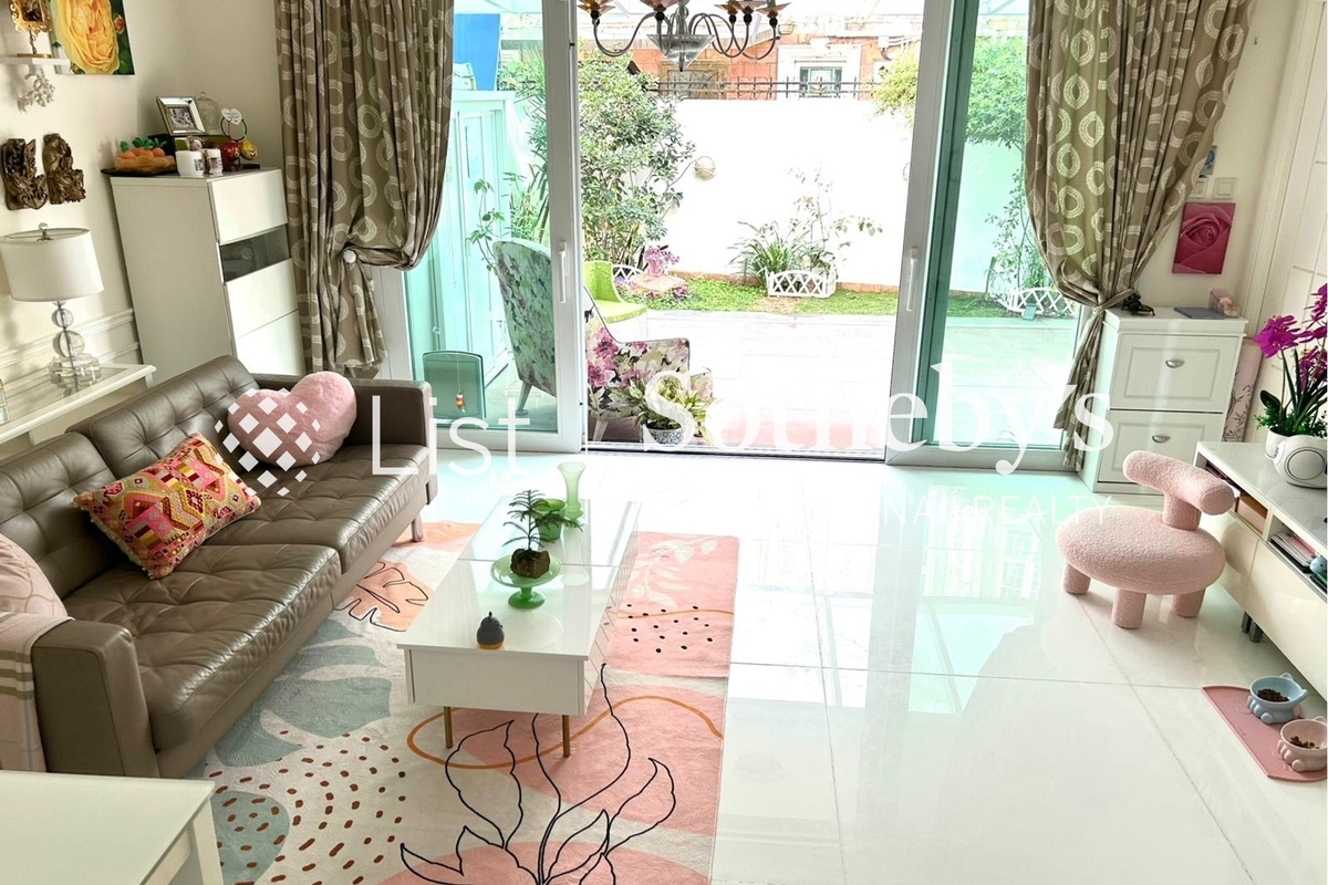 Ho Chung New Village 蠔涌新村 | Living Room