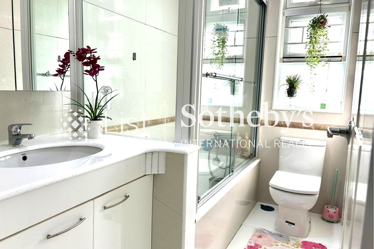 Ho Chung New Village 蠔涌新村 | Master Bathroom