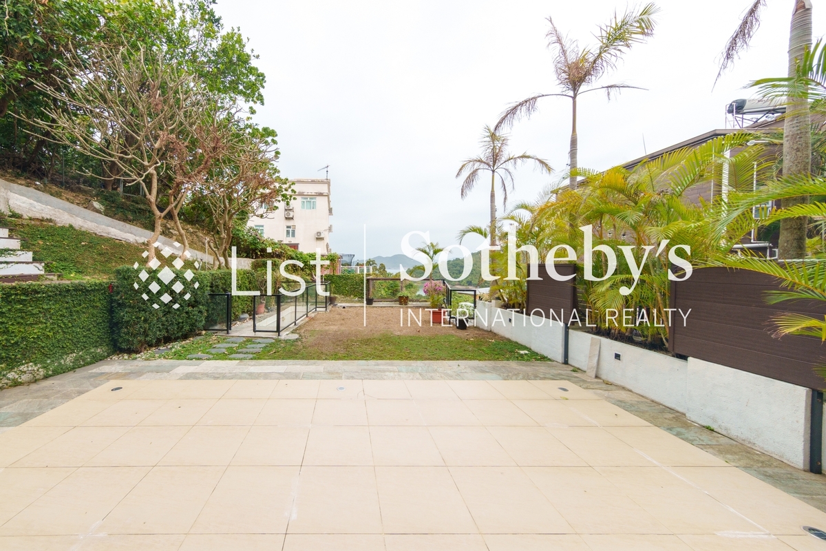 Tai Hang Hau Detached House 大坑口独立屋 | Private Garden off Living and Dining Room