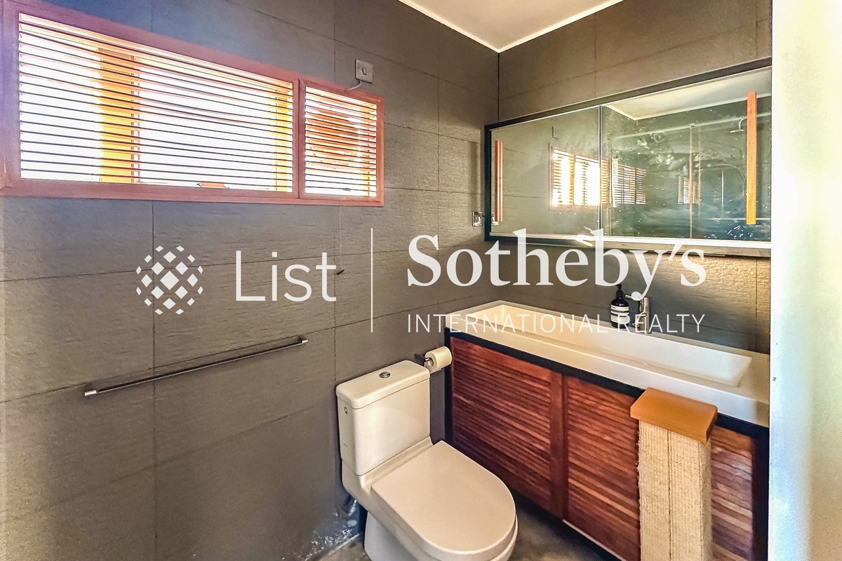 Ha Che 下輋 | Second En-suite Bathroom