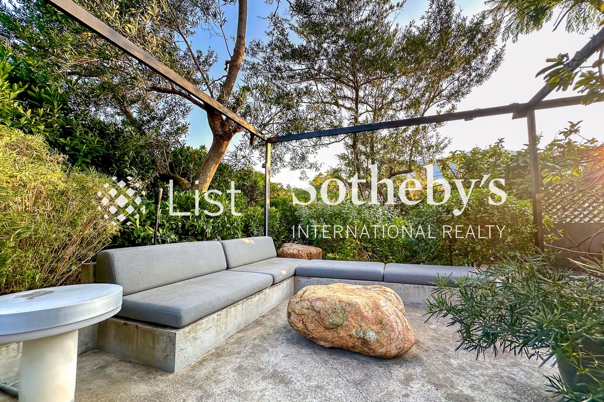 Ha Che 下輋 | Private Garden off Living and Dining Room