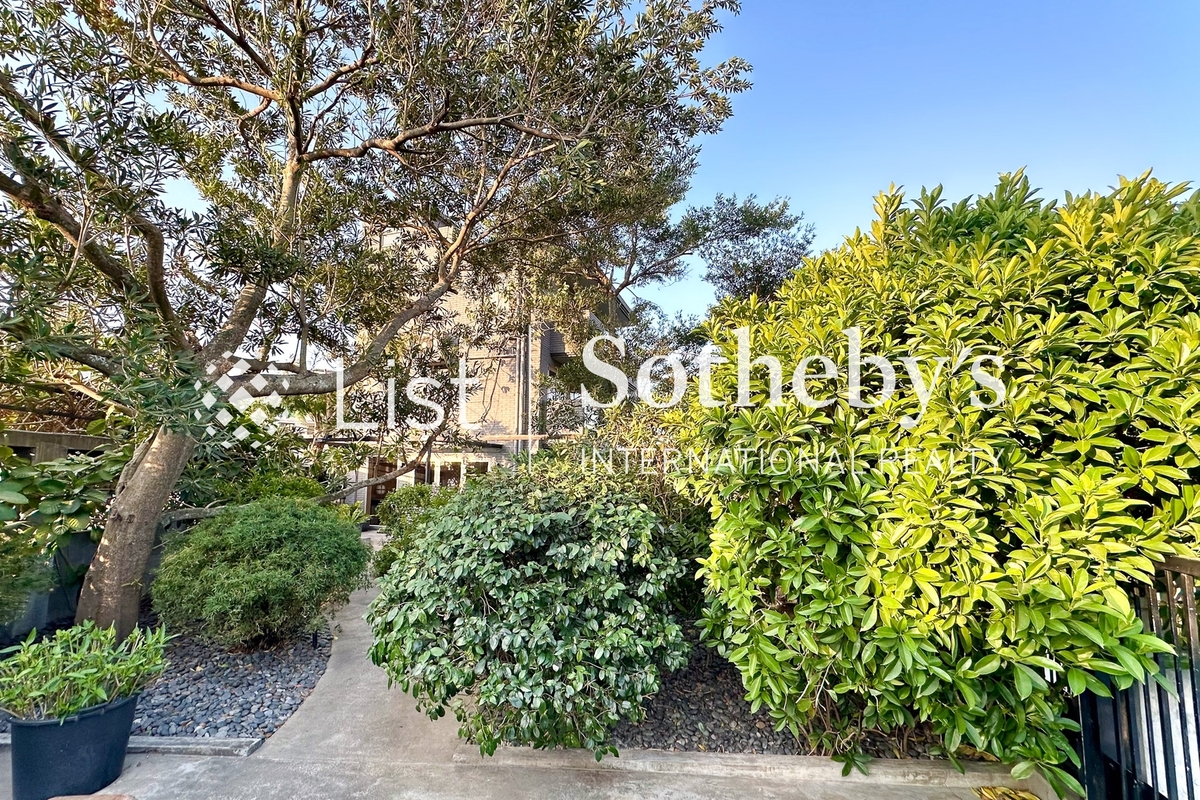 Ha Che 下輋 | House Entrance