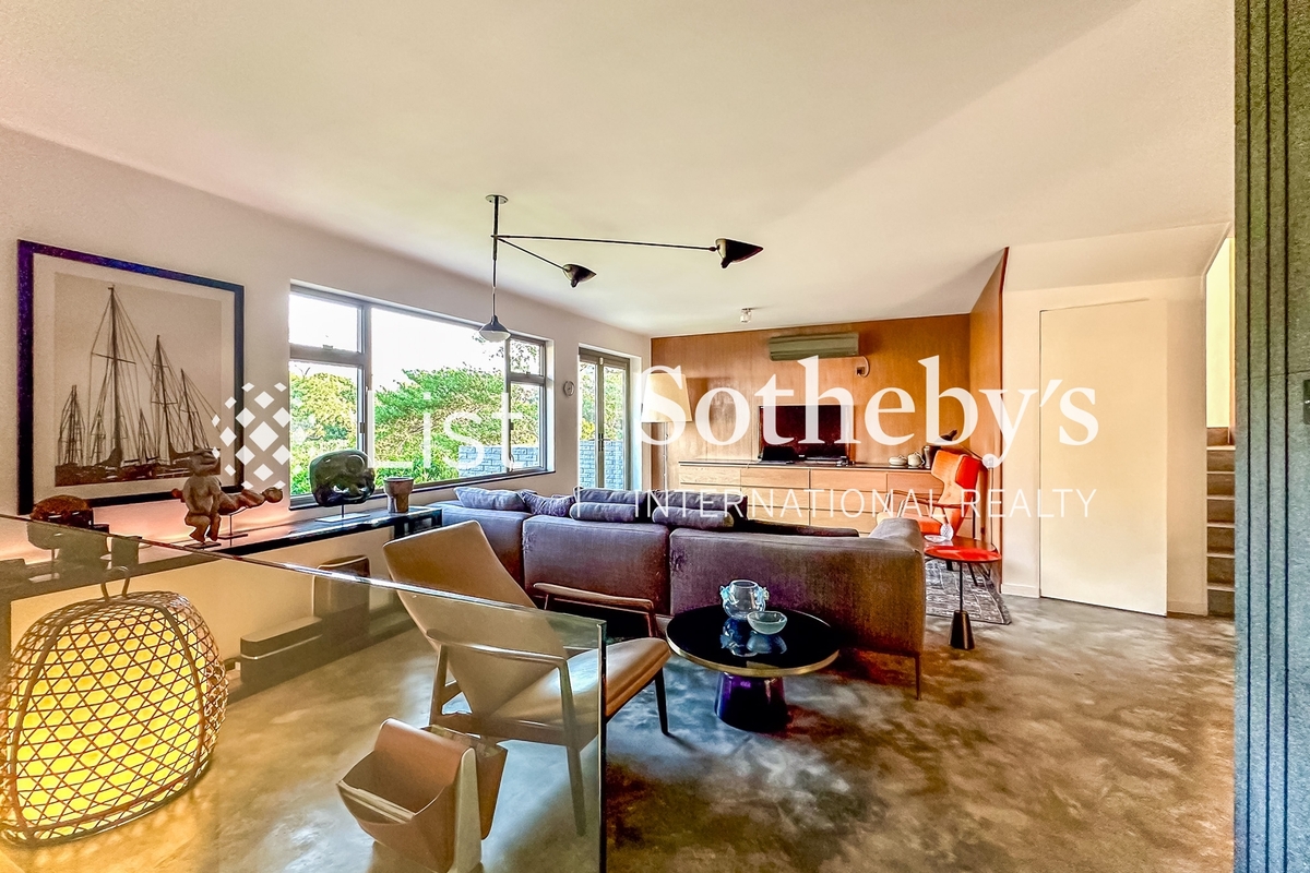 Ha Che 下輋 | Family Room