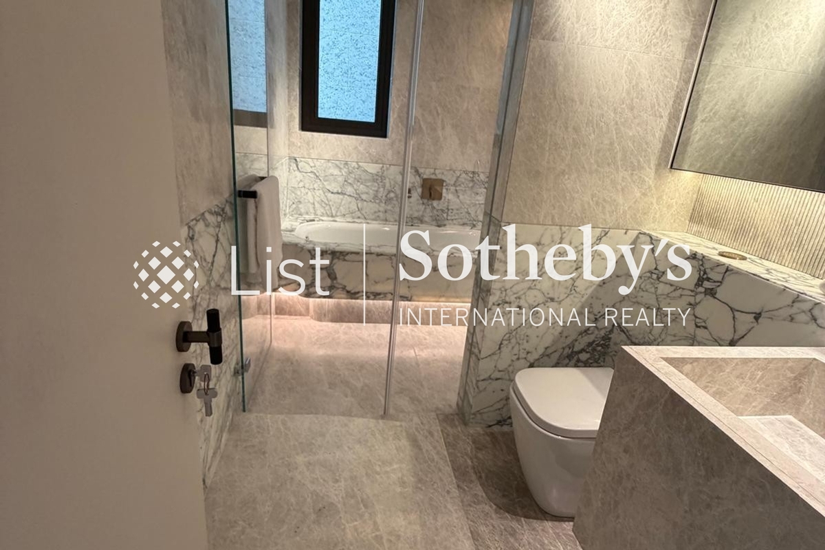 Mount POKFULAM Mount POKFULAM | Second En-suite Bathroom