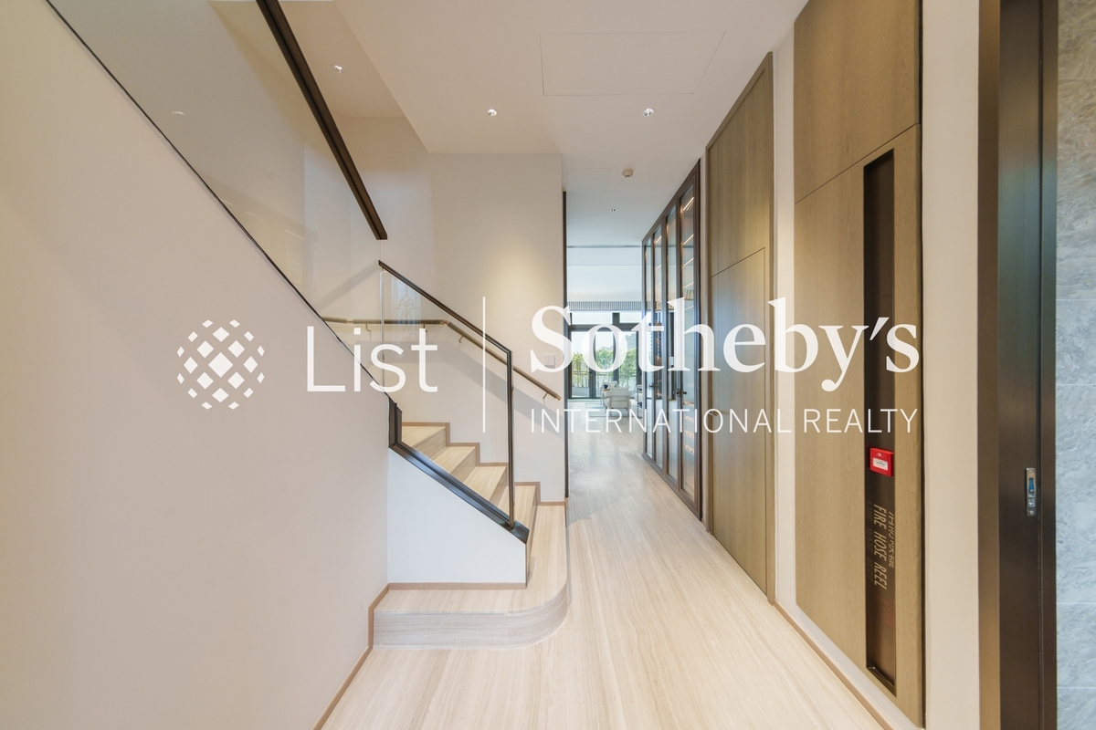 Mount POKFULAM Mount POKFULAM | Internal Staircase and Elevator