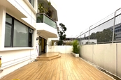 Kent Mansion 文英樓 | Private Terrace off Living and Dining Room