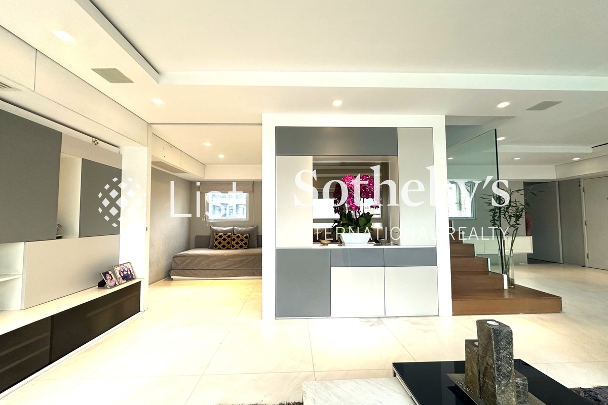 Cheerbond Court 昌邦閣 | Dining room and 5th bedroom