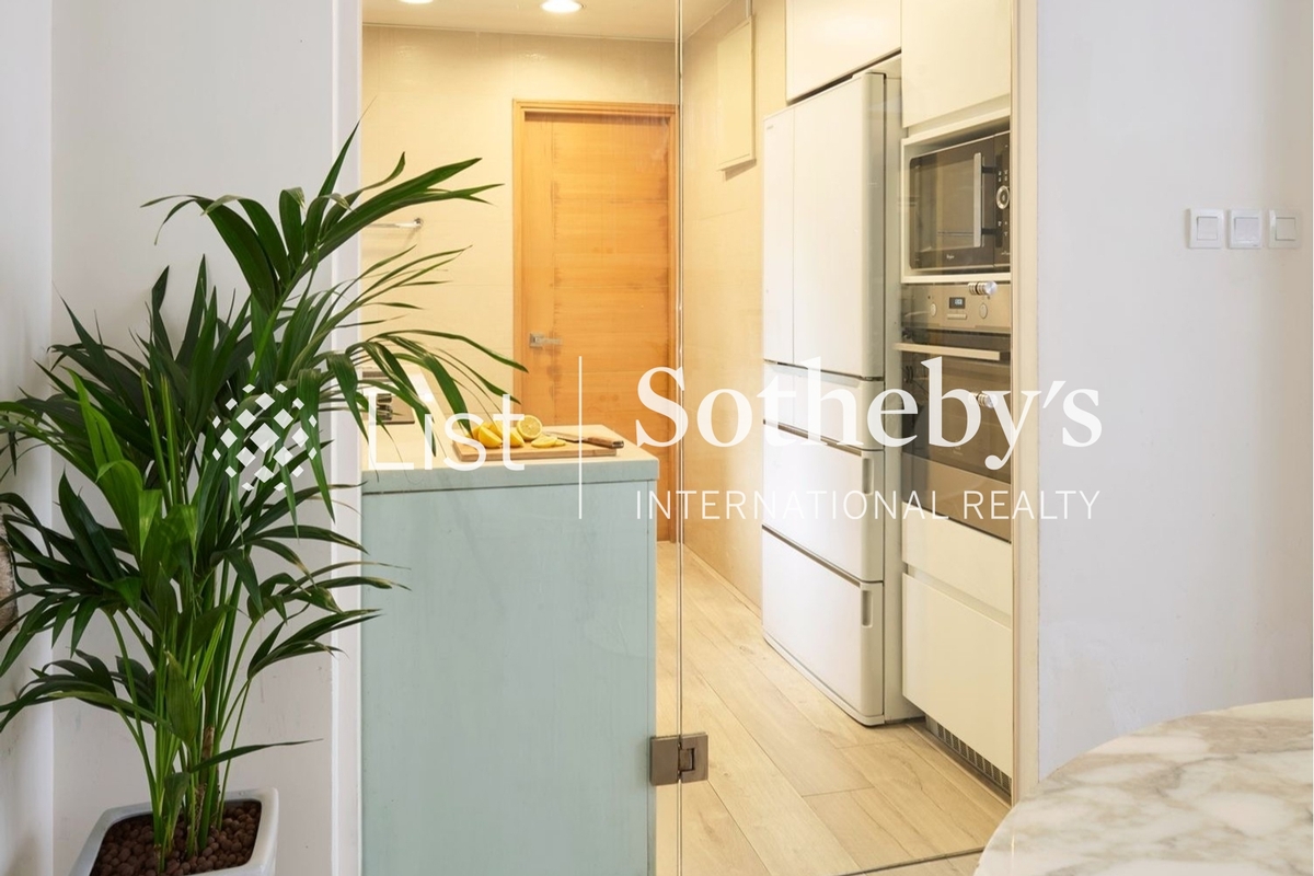 Mount Trio Court 鼎峰大廈 | Kitchen