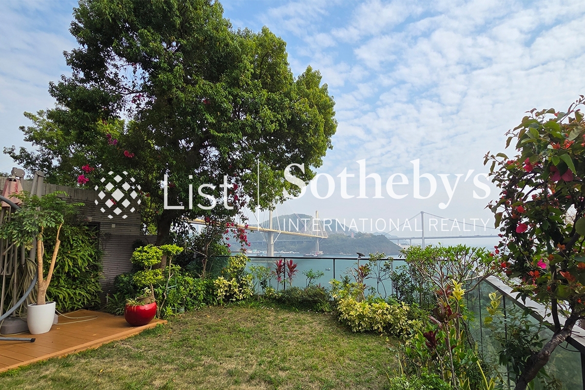 Deauville 星岸 | Private Garden off Living and Dining Room