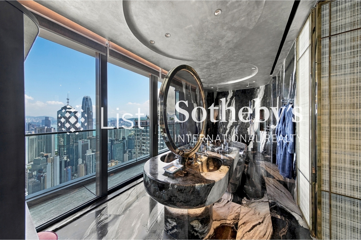 The Legacy 天御 | Master Bathroom