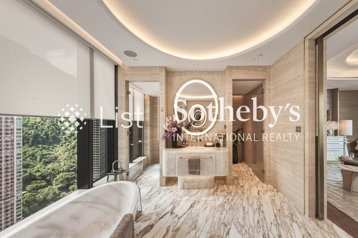 The Legacy 天御 | Master Bathroom