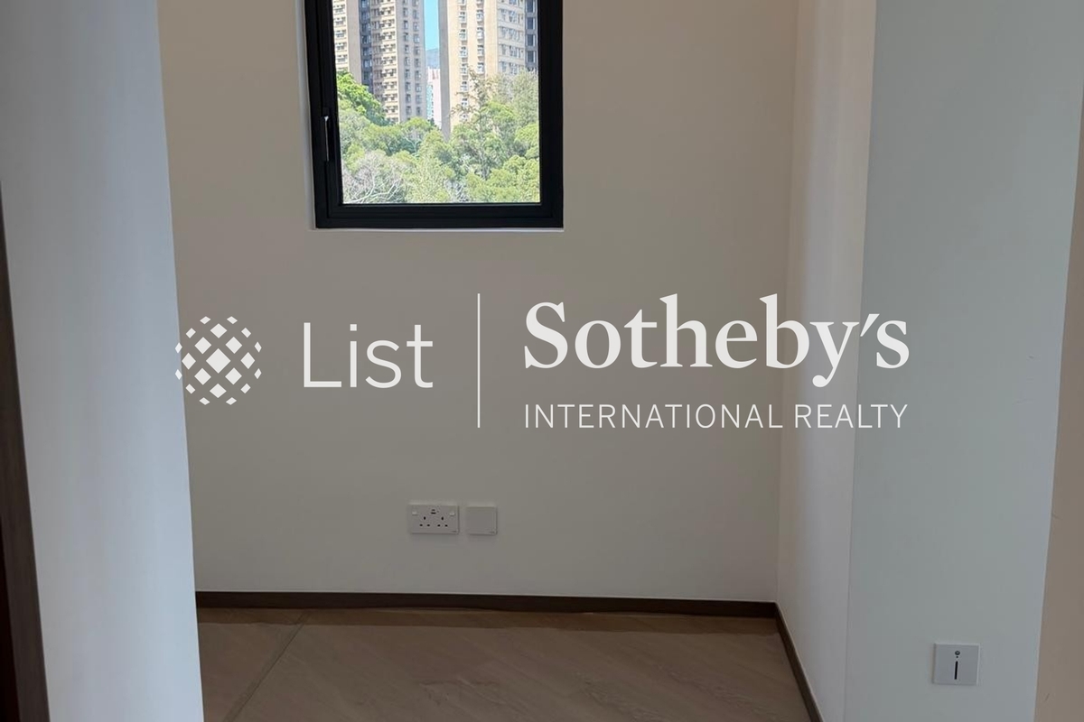 VELE 璟南 | Walk-in Closet in Master Bedroom 