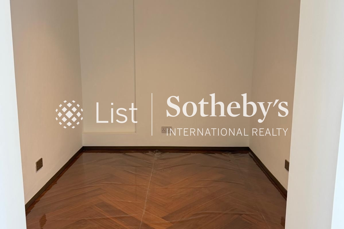 VELE 璟南 | Walk-in Closet in Master Bedroom 