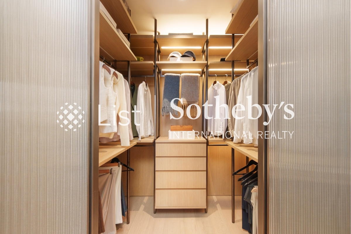 Whitesand Cove Whitesand Cove | Walk-in Closet in Master Bedroom 