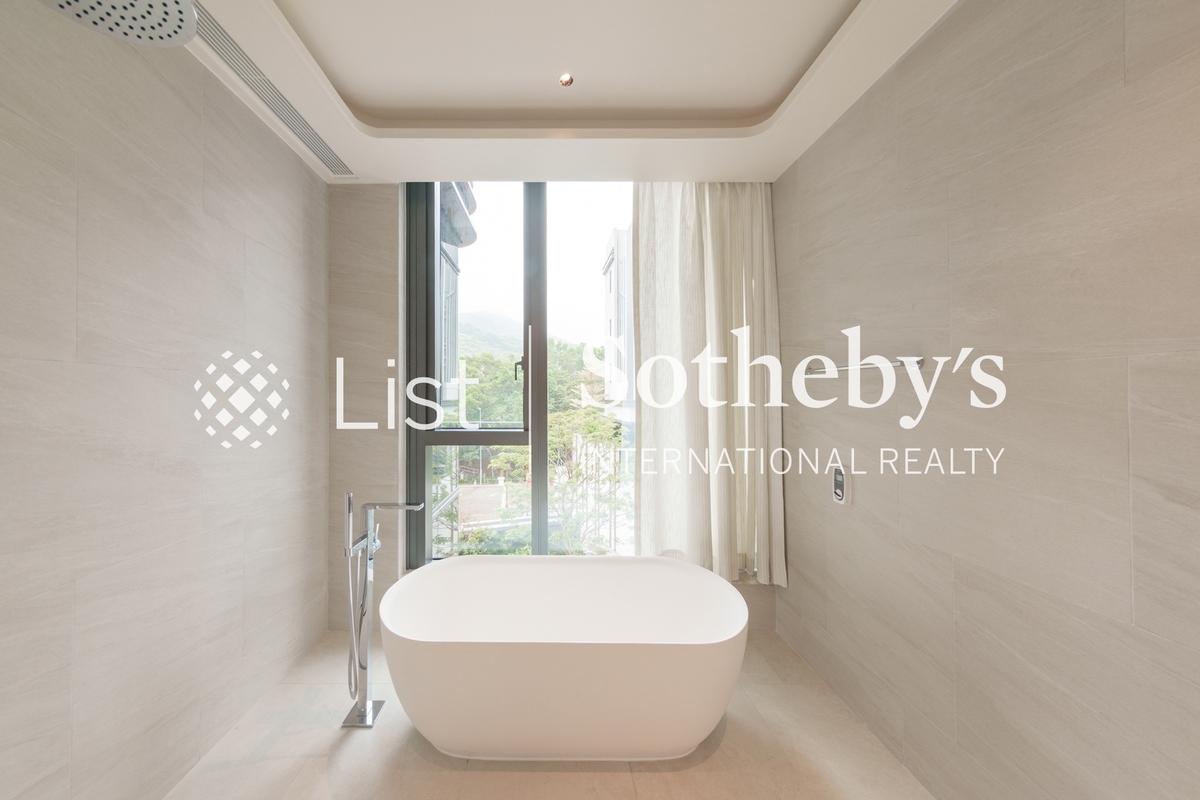 Whitesand Cove Whitesand Cove | Master Bathroom