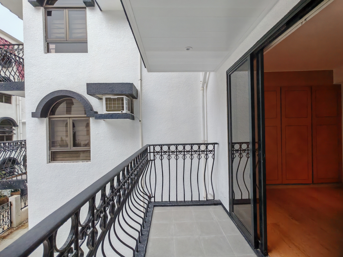 Hermita Villa 逸廬 | Balcony off Fourth Bedroom