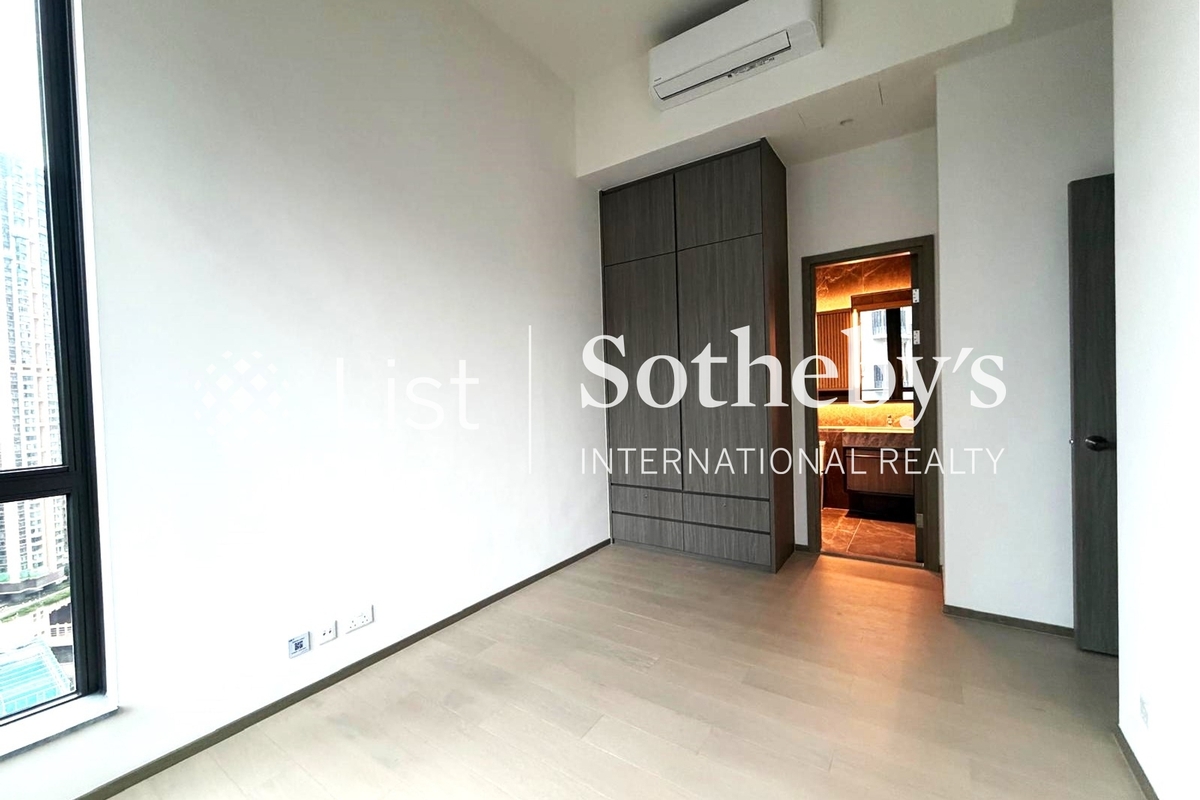 The Hilltop 寓成峰 | Master Bedroom