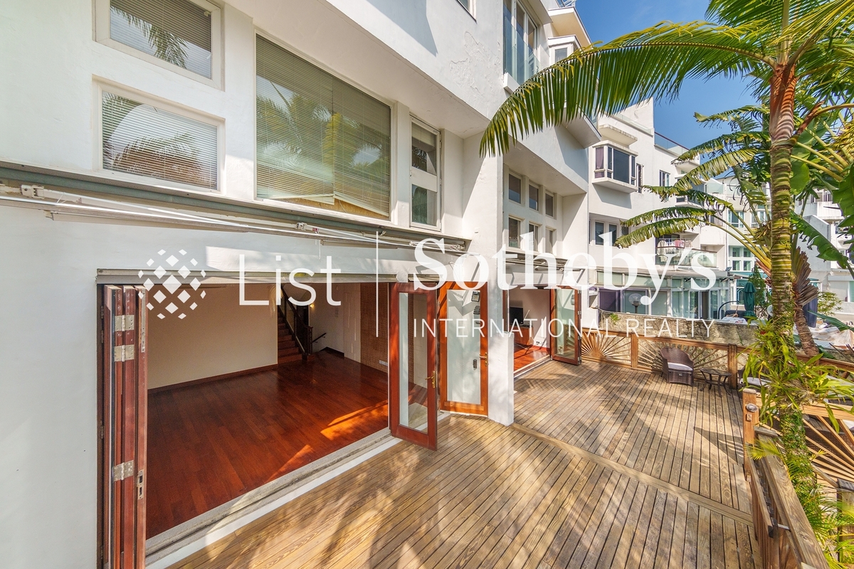 Marina Cove 匡湖居 | Private Terrace off Living Room