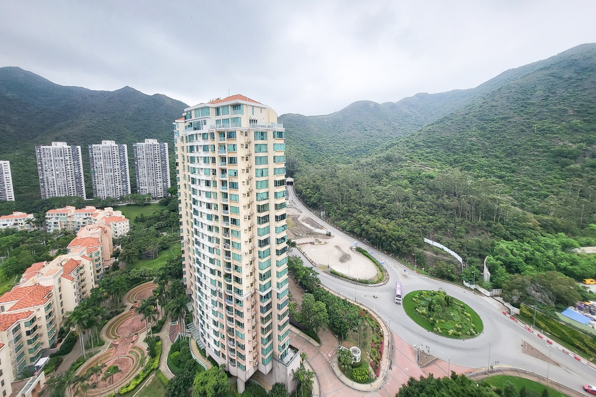 Phase 13 Chianti 13期 尚堤 | View from Living and Dining Room