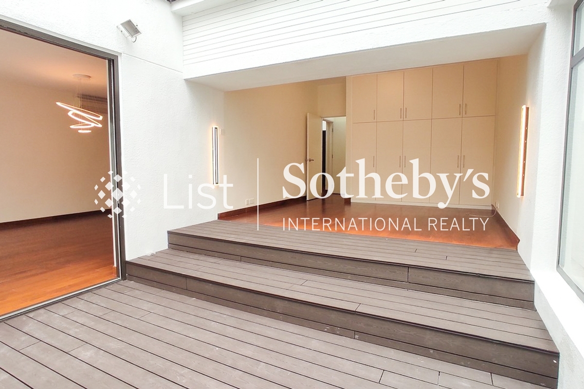 Headland Drive 朝暉徑 | Private Garden off Living and Dining Room