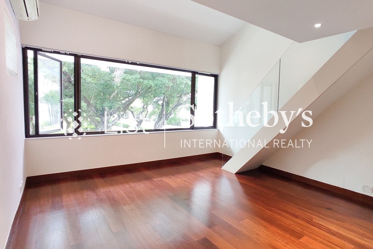 Headland Drive 朝暉徑 | Third En-suite Bedroom