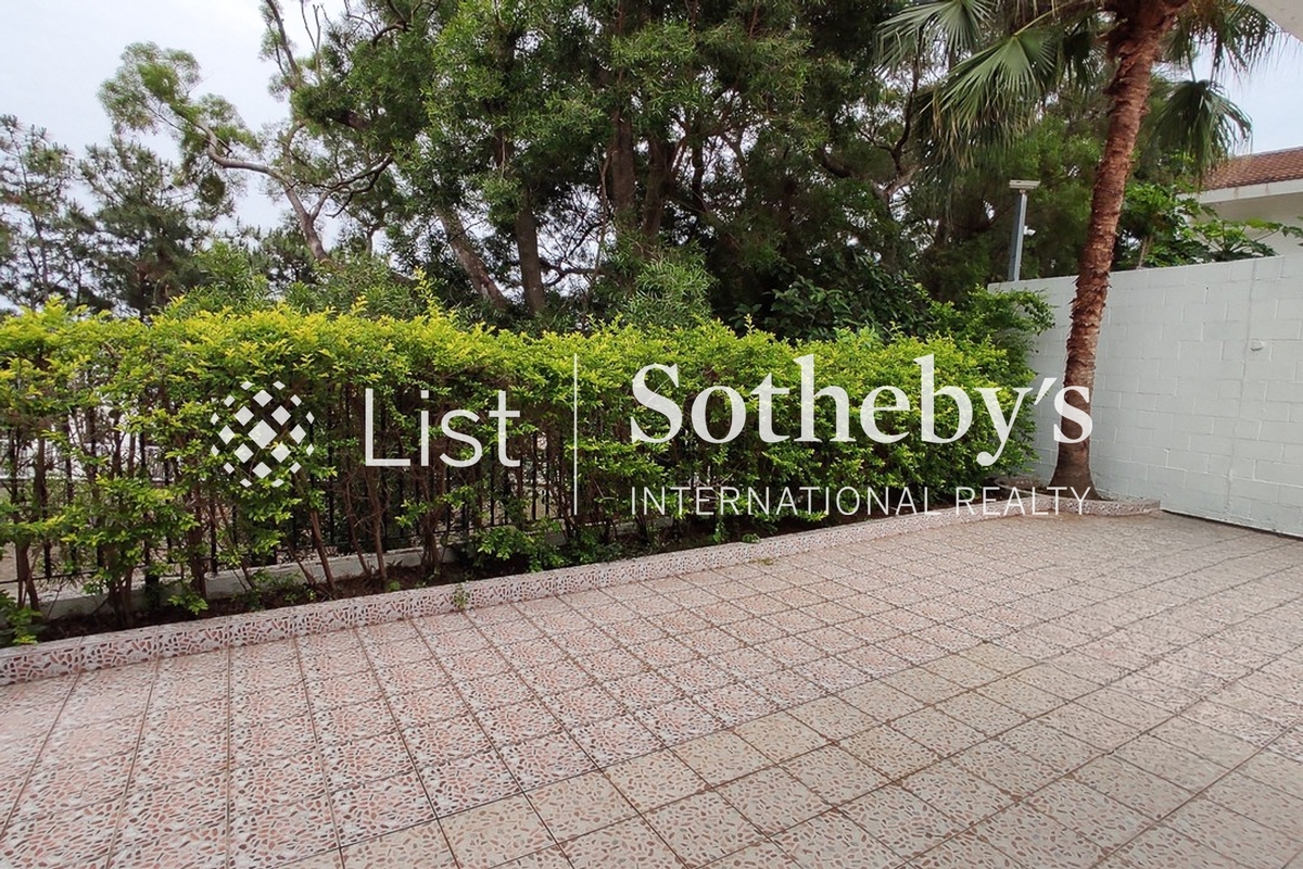 Headland Drive 朝暉徑 | Private Garden off Living and Dining Room