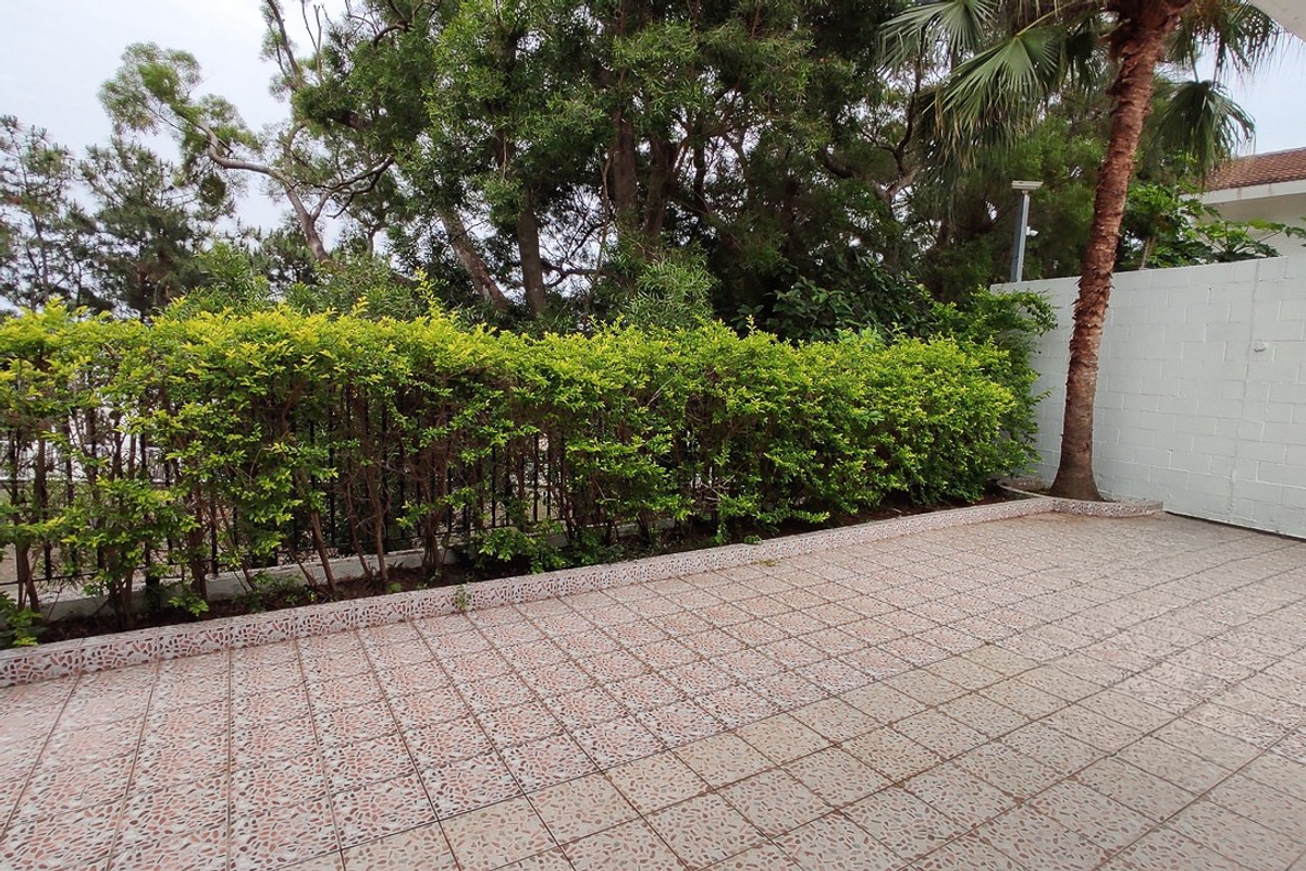 Headland Drive 朝暉徑 | Private Garden off Living and Dining Room