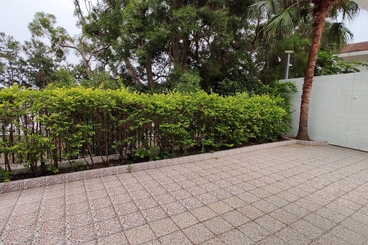 Headland Drive 朝暉徑 | 