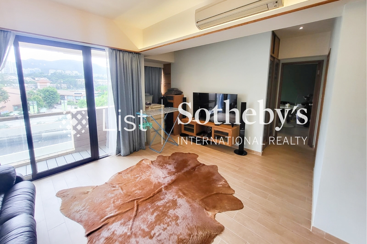 DB Plaza 愉景广场 | Living and Dining Room
