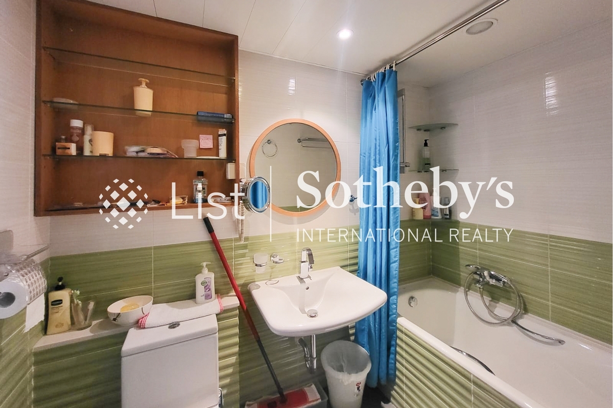 DB Plaza 愉景广场 | Master Bathroom