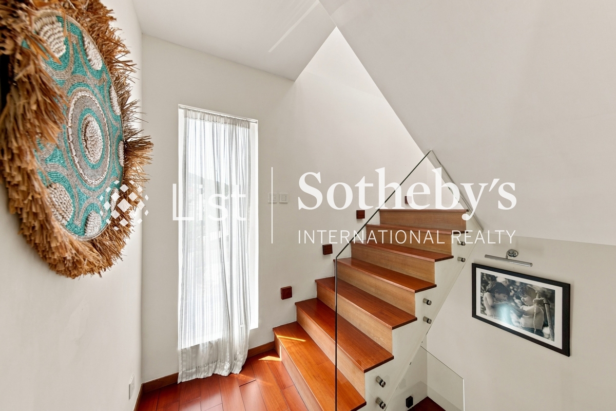 Sheung Sze Wan 相思湾 | Internal Staircase