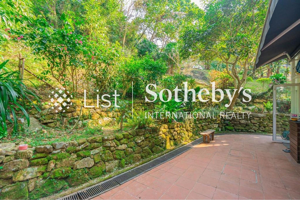 Mok Tse Che 莫遮𪨶 | Private Garden off Living Room