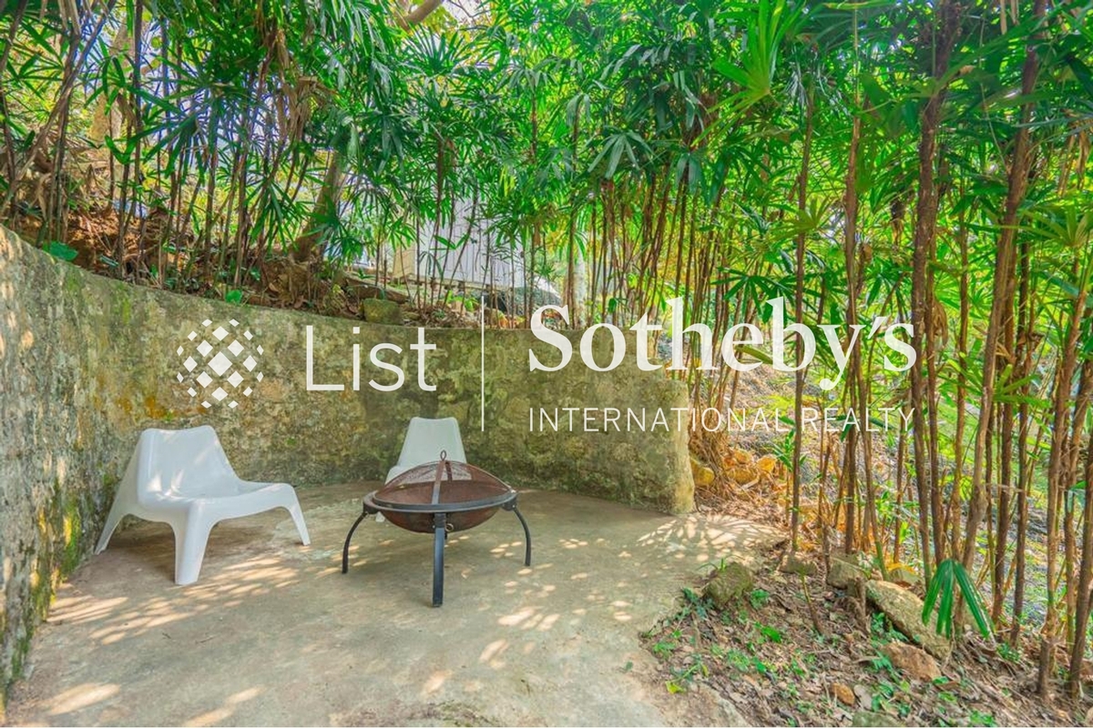Mok Tse Che 莫遮𪨶 | Private Garden off Living Room
