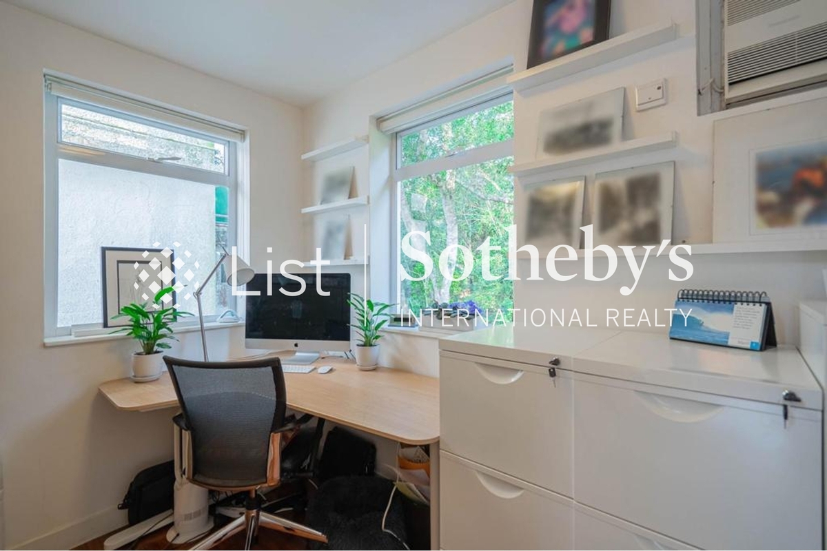 Mok Tse Che 莫遮𪨶 | Third Bedroom
