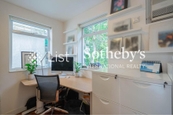 Mok Tse Che 莫遮𪨶 | Third Bedroom