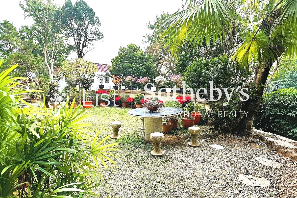 Lavender Garden 流芳园 | Private Garden off Living and Dining Room