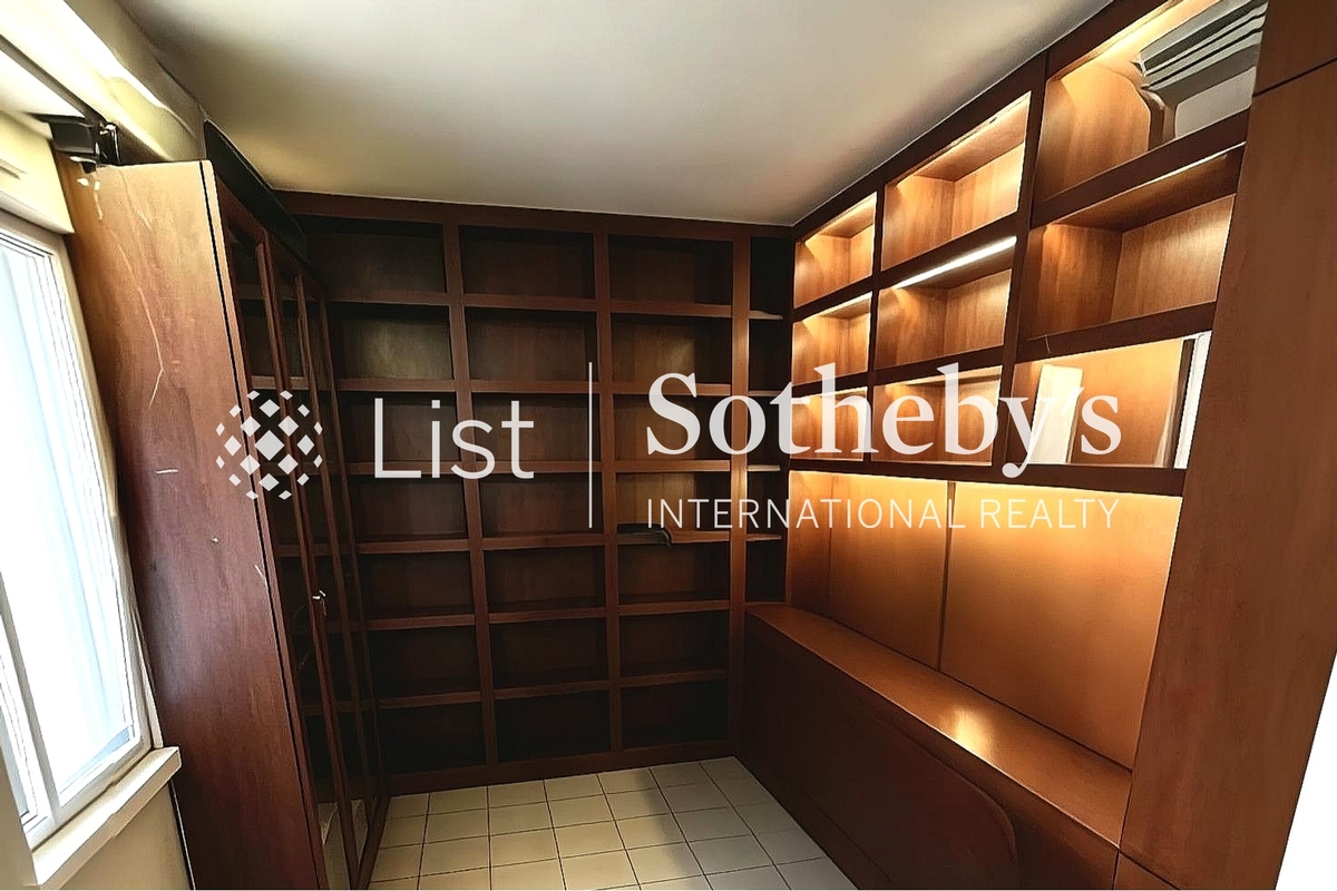 Lavender Garden 流芳园 | Built-in Wardrobe in Master Bedroom 