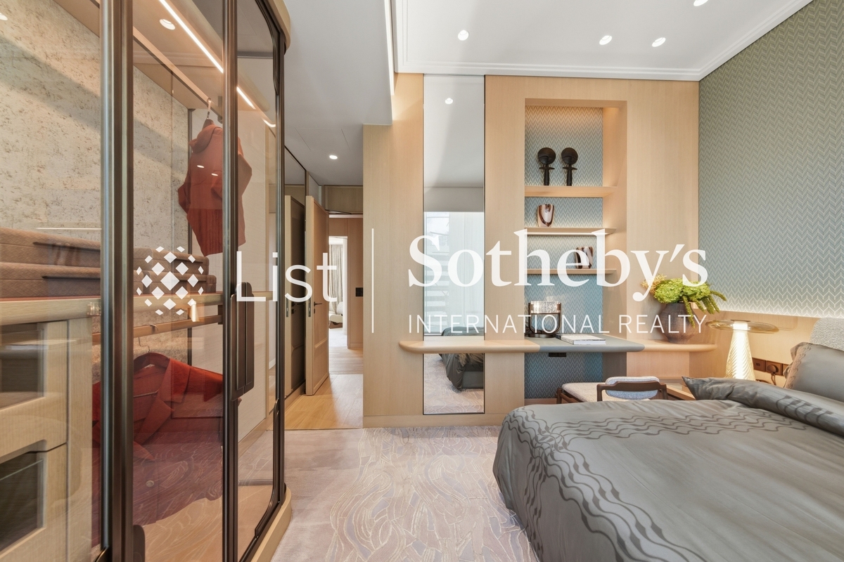 Central Residence by The Park 雅盈峰 | Second En-suite Bedroom