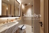Central Residence by The Park 雅盈峰 | Second En-suite Bathroom