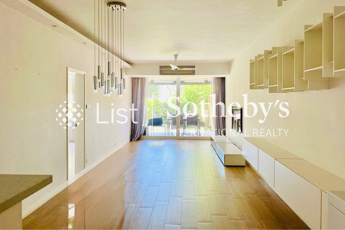 Discovery Bay Phase 1 - Beach Village Seabee Lane 愉景灣 1期 碧濤海蜂徑 | Living and Dining Room
