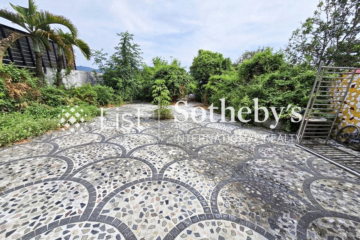 Beaulieu Peninsula 蟠龍半島 | Private Garden off Living and Dining Room
